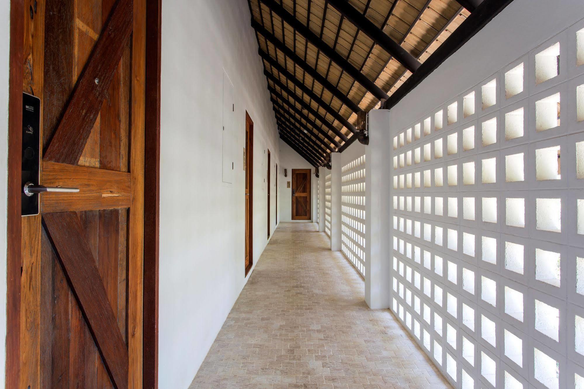 Pawtel Hotell Mae Rim Exteriör bild