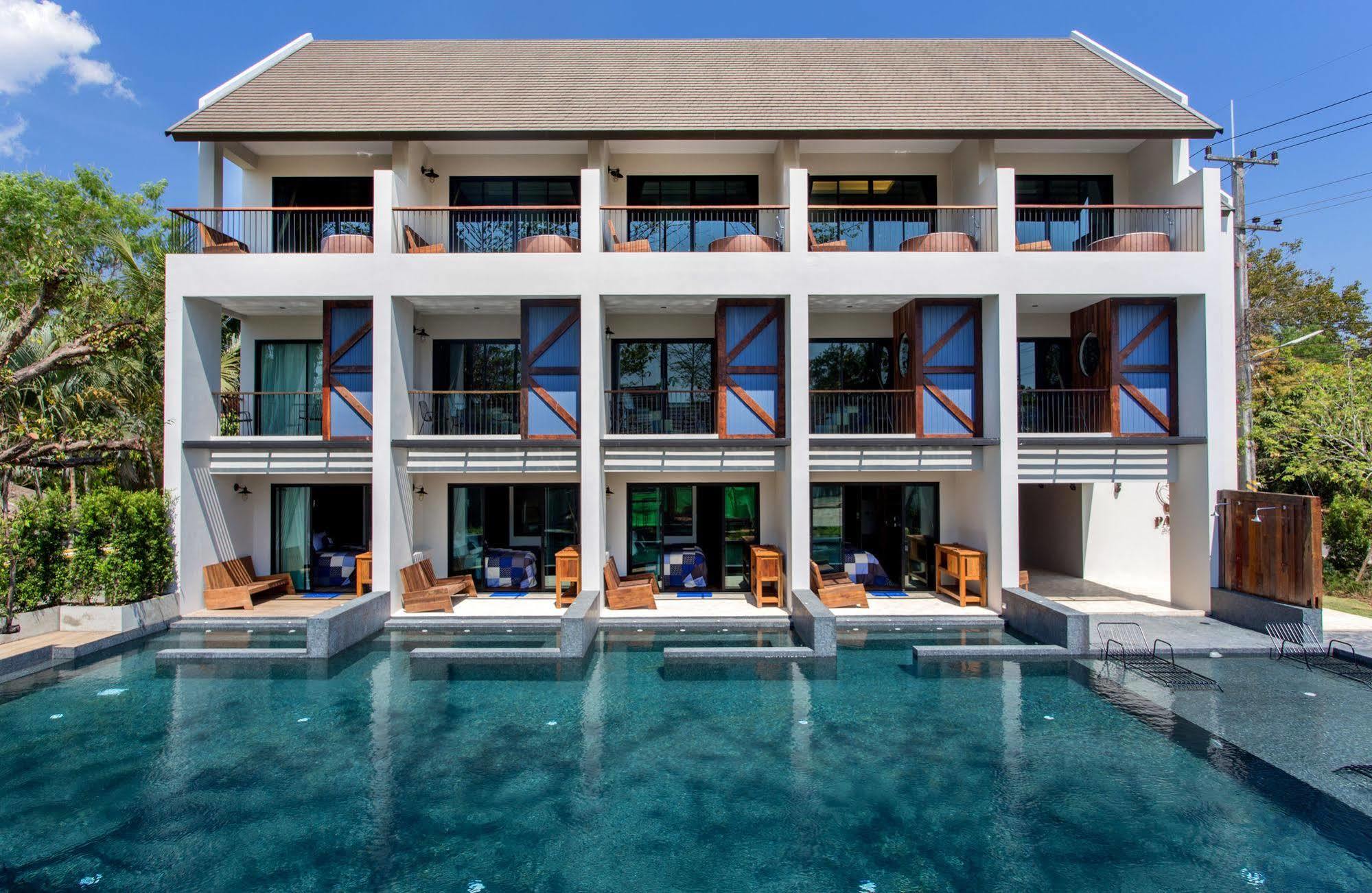 Pawtel Hotell Mae Rim Exteriör bild